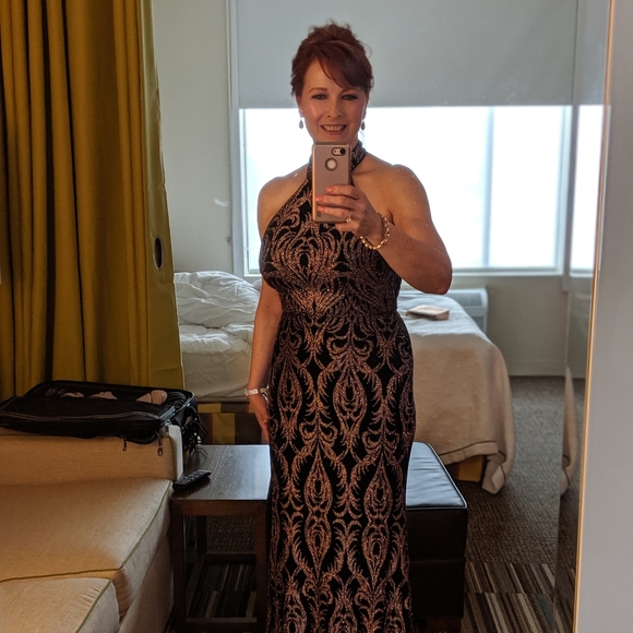 Meet your Posher, Trish - Picture 2 of 4